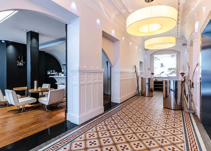 Le Grand Balcon Hotel