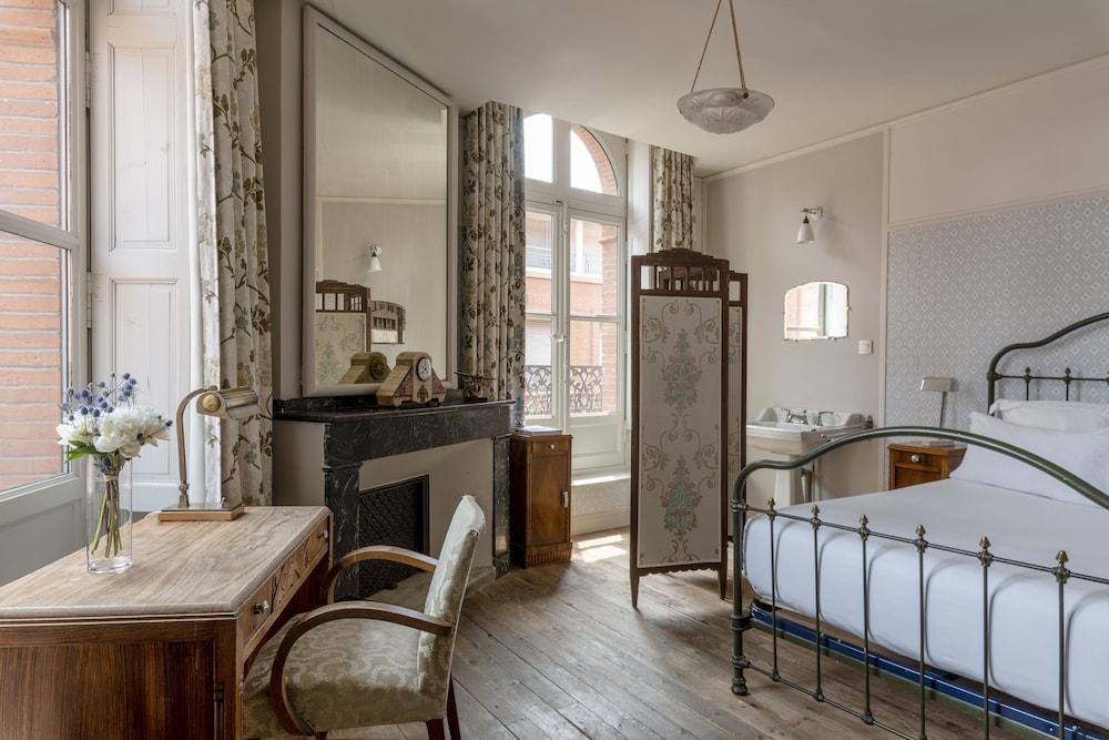 Le Grand Balcon Hotel